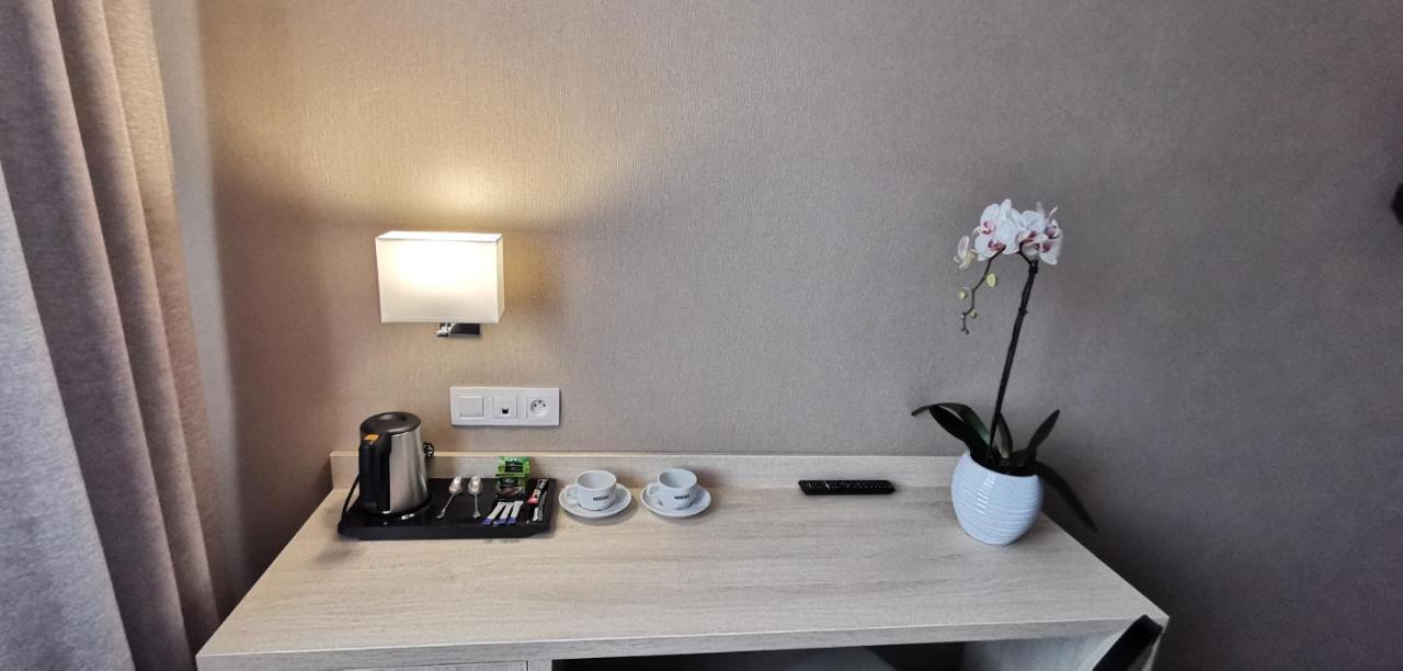 Hotel Sevilla Gold Leczeszyce Εξωτερικό φωτογραφία