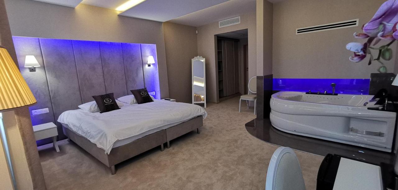 Hotel Sevilla Gold Leczeszyce Εξωτερικό φωτογραφία