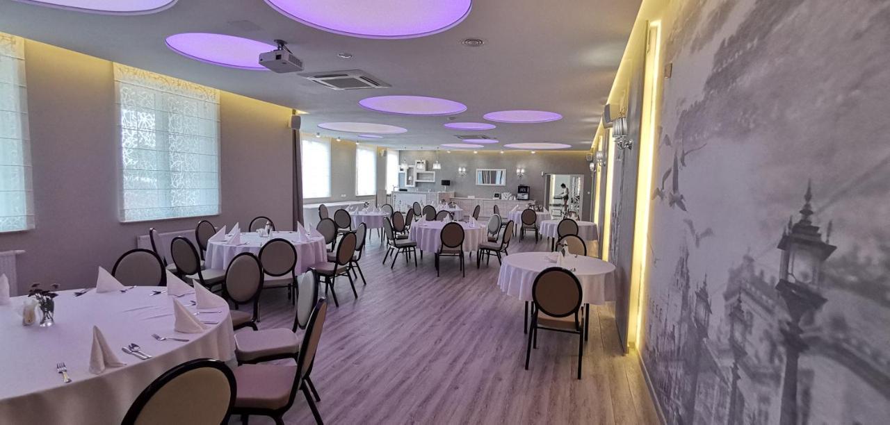 Hotel Sevilla Gold Leczeszyce Εξωτερικό φωτογραφία