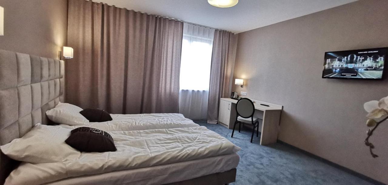Hotel Sevilla Gold Leczeszyce Εξωτερικό φωτογραφία