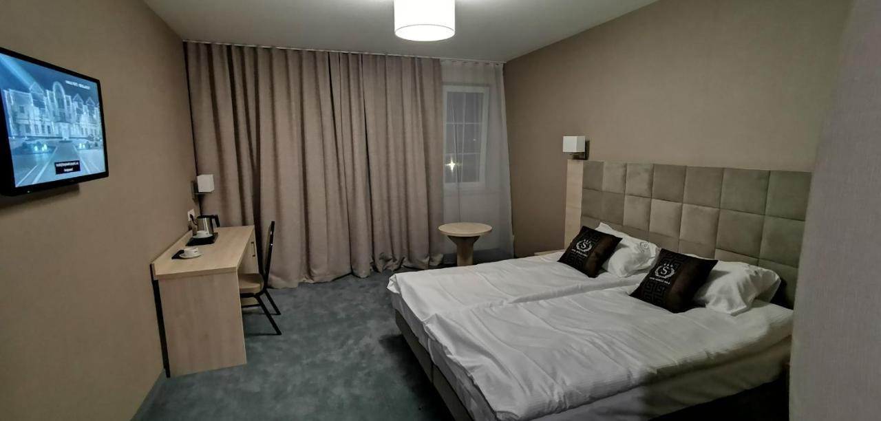 Hotel Sevilla Gold Leczeszyce Εξωτερικό φωτογραφία