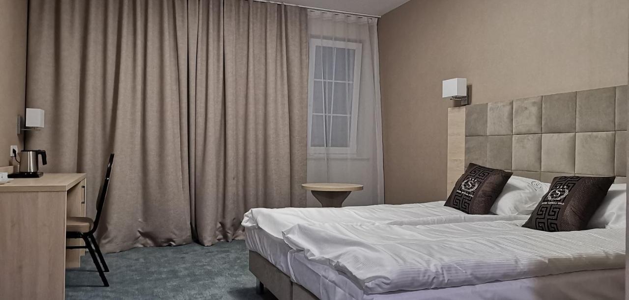 Hotel Sevilla Gold Leczeszyce Εξωτερικό φωτογραφία